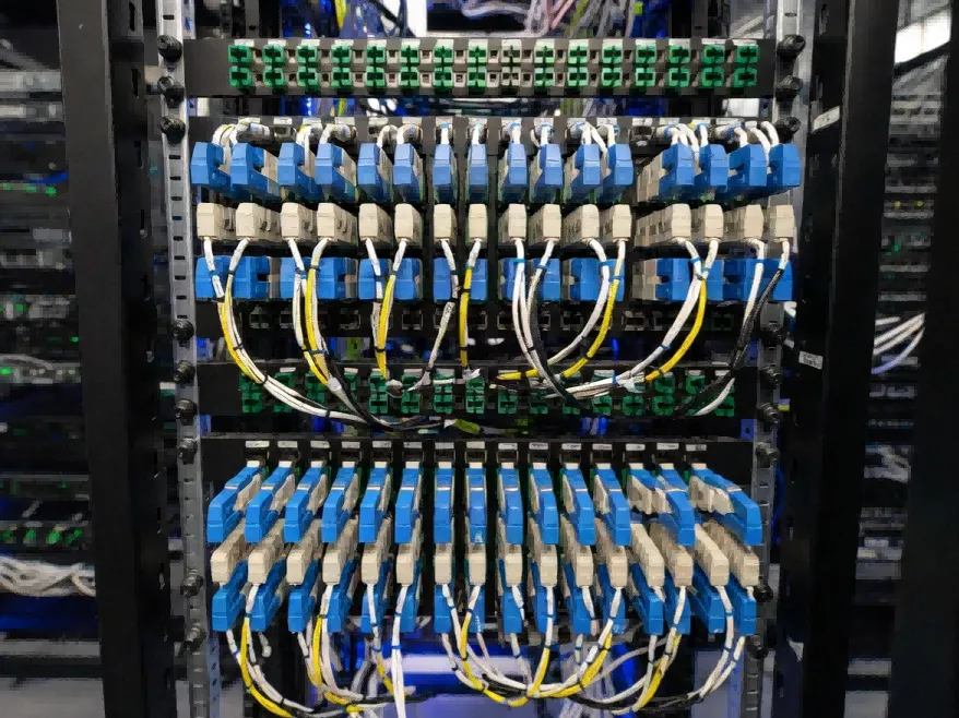 Модуль QSFP: полное руководство по форм-фактору 40G/100G/400G